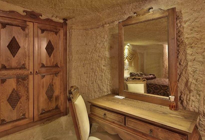 سوییت لوکس, Phocas Cave Suites