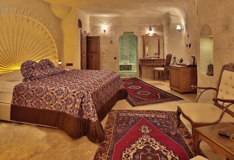 سوییت سوپریور, Phocas Cave Suites