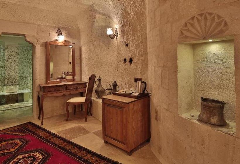 سوییت سوپریور, Phocas Cave Suites