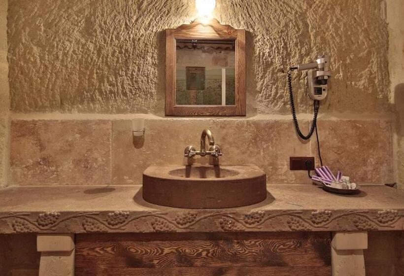 سوئیت پرزیدنت, Phocas Cave Suites