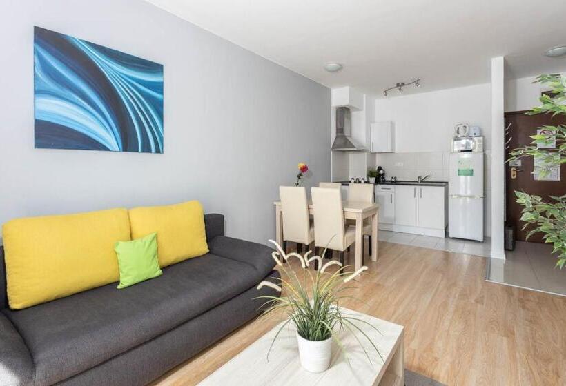 Апартаменты Deluxe 1 Спальня, Maple Tree Budget Apartments