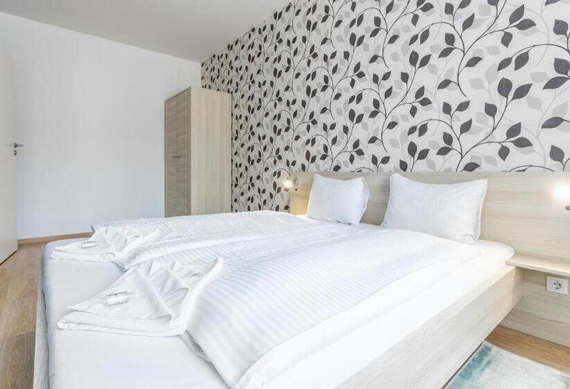Апартаменты Deluxe 1 Спальня, Maple Tree Budget Apartments