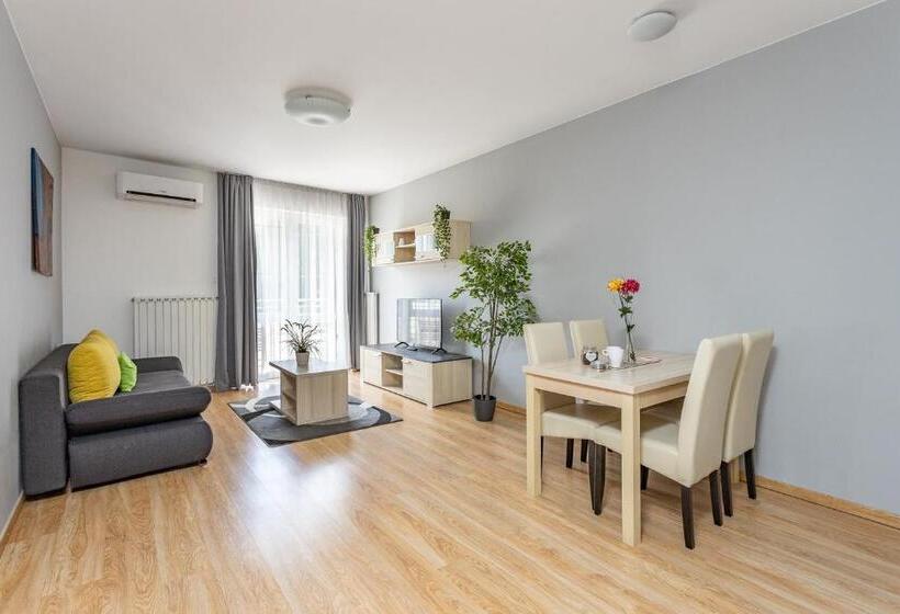 Апартаменты Deluxe 1 Спальня, Maple Tree Budget Apartments