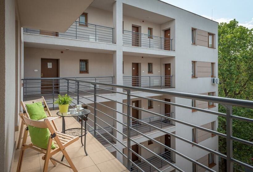 Апартаменты 2 Спальни, Maple Tree Budget Apartments