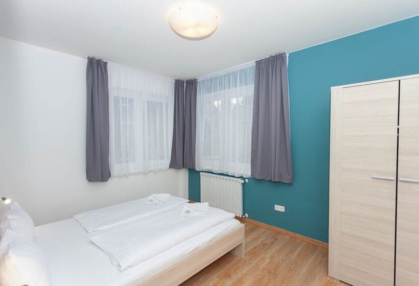 Апартаменты 3 Спальни, Maple Tree Budget Apartments