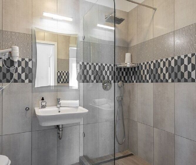 Апартаменты Deluxe 3 Спальни, Maple Tree Budget Apartments