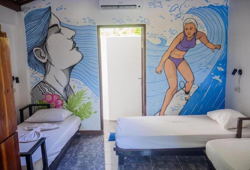 디럭스 트리플 룸, Gili Beach Bum Hostel