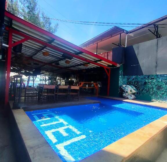공동 객실, Gili Beach Bum Hostel