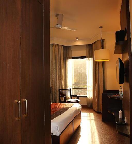 行政房间, Ahuja Residency Cyber City Ii