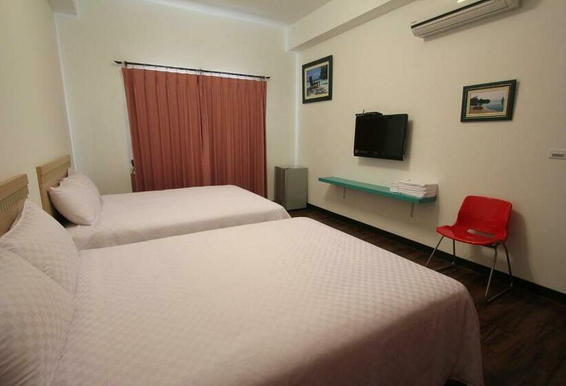 اتاق استاندارد چهار تخته, Otousann B&b