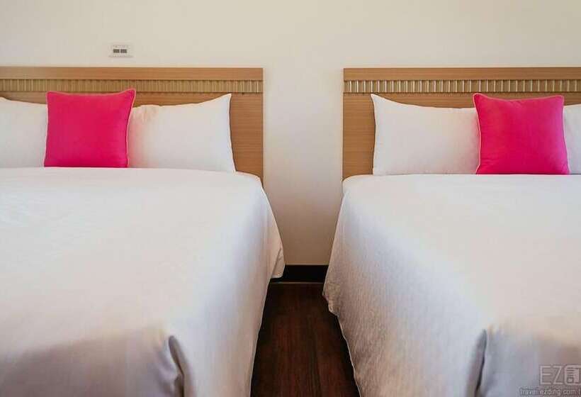 اتاق استاندارد چهار تخته, Otousann B&b