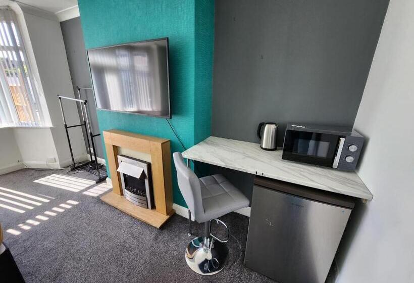 חדר סטנדרט נוף לגינה, Solihull Shared House