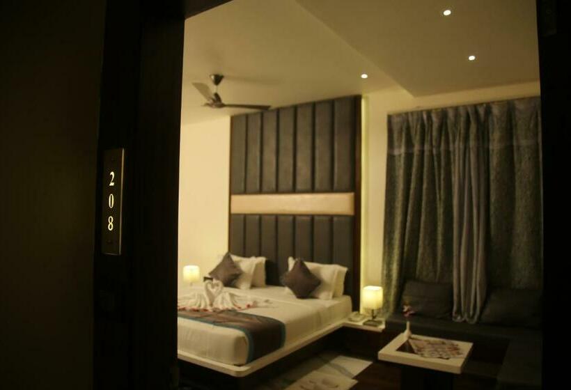 带大床的高级房间, Park Signature Hotels   Royal Benza