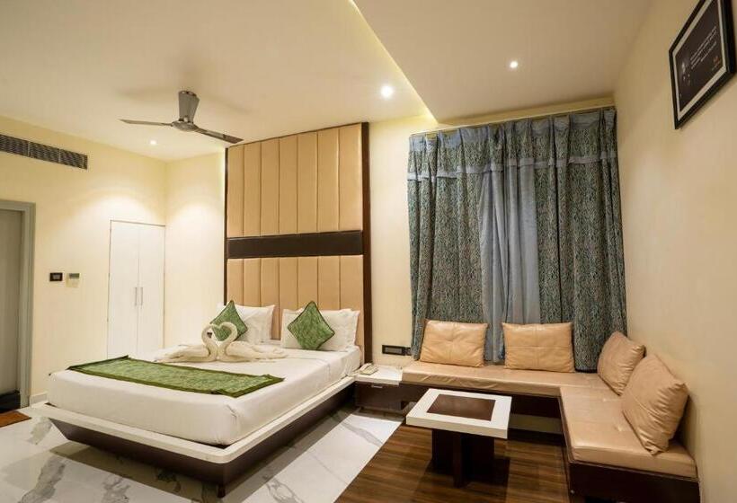 带大床的高级房间, Park Signature Hotels   Royal Benza