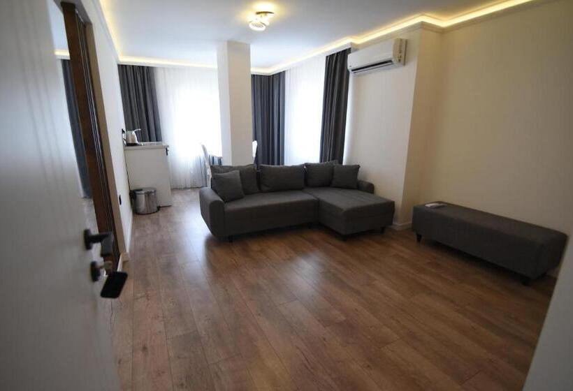 סוויטה, Golden Life Suite