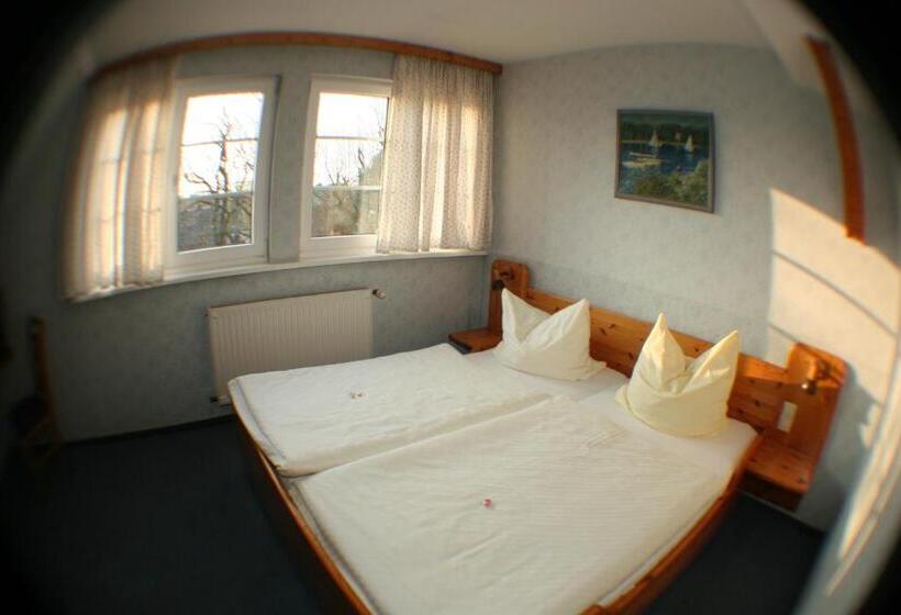 Люкс Семейный 2 Спальни, Landgasthof Zur Krummen Linde