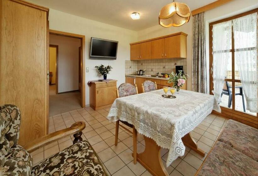 Апартаменты 1 Спальня с Балконом, Landhaus Maria Bed&breakfast
