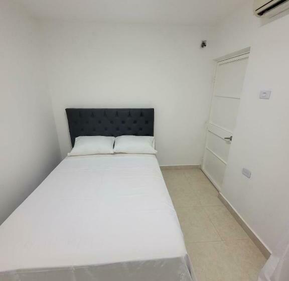 Chambre Standard, Maria Eugenia