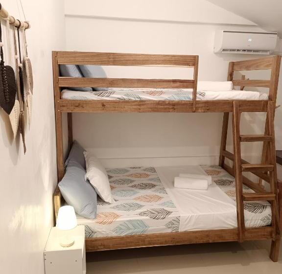 패밀리 방갈로, Elisha S Guest House