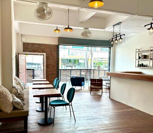 Кровать в Общей Комнате, Blessings Home & Café