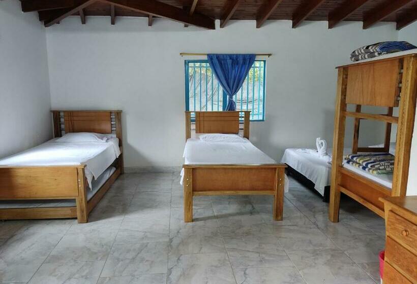 家庭间, Hosteria Puerta Del Nus