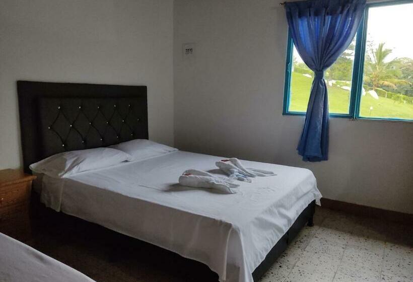 Семейный Номер, Hosteria Puerta Del Nus