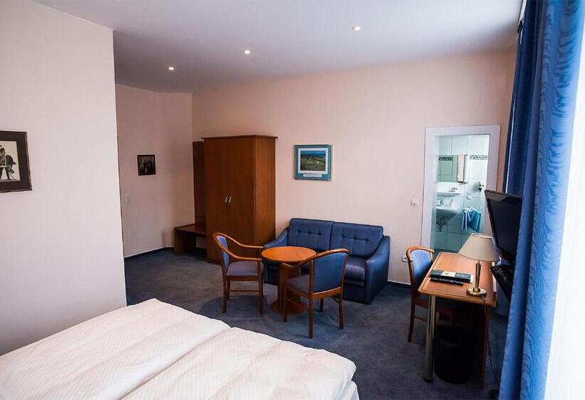Номер Стандарт Трехместный, Golfhotel Denzerheide