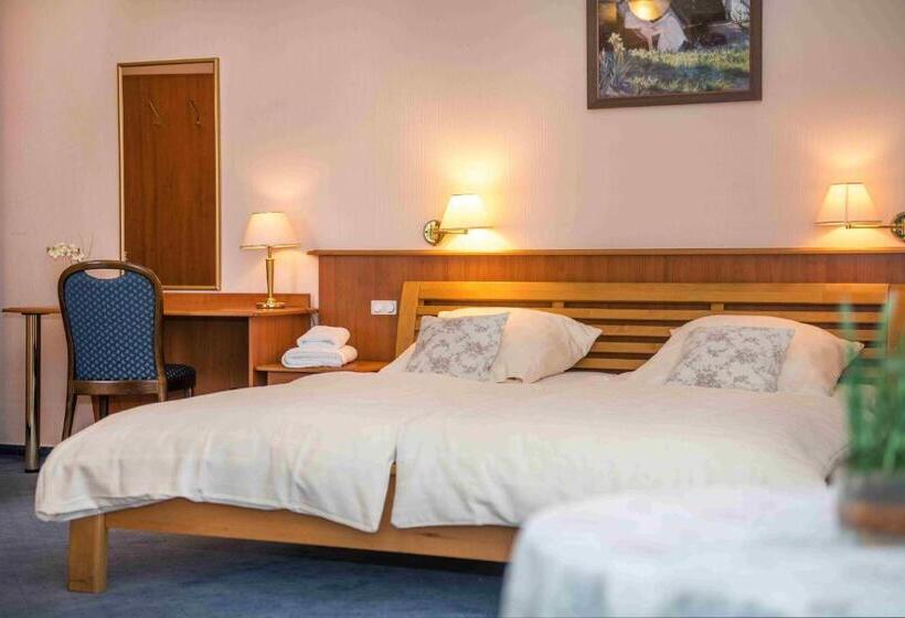 Номер Стандарт Трехместный, Golfhotel Denzerheide