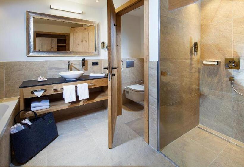 Студия Deluxe, Hindenburglinde