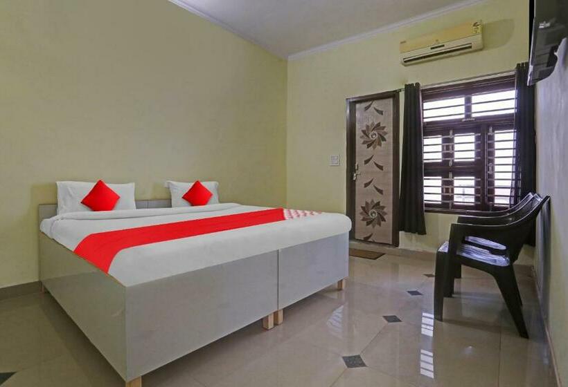 اتاق کلاسیک سه تخته, Flagship Hotel Krishna Palace