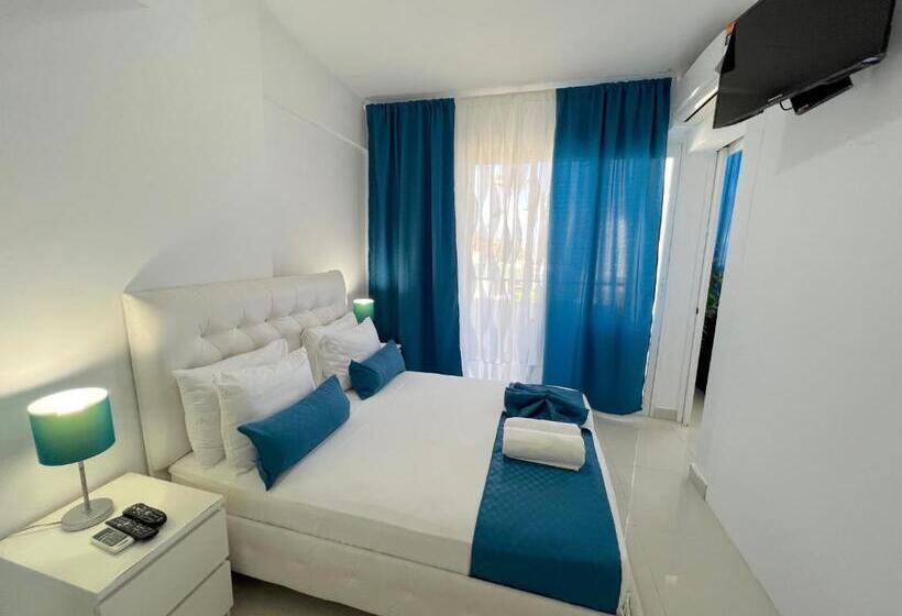 سوییت جونیور با بالکن, Vacation Studios With Rooftop Pool, Beach Club, Restaurants   Playa Los Corales