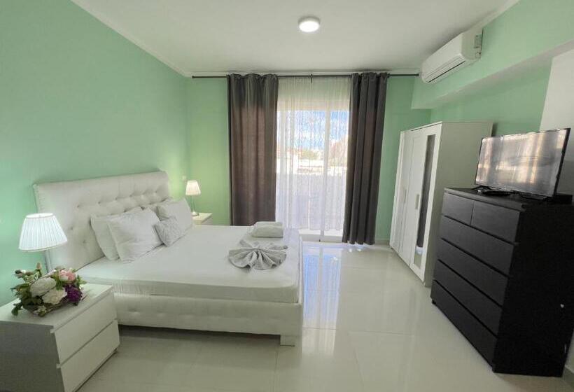 سوییت, Vacation Studios With Rooftop Pool, Beach Club, Restaurants   Playa Los Corales
