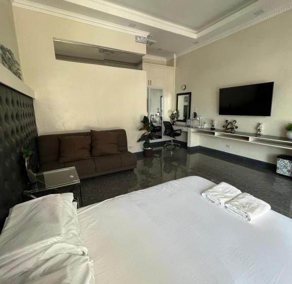 디럭스 스튜디오, Dampa Poolside Events & Accommodation