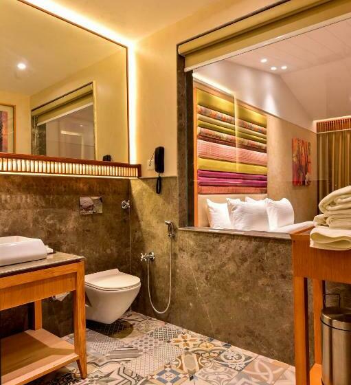 Номер Стандарт с Балконом, Four A Resort Jammu