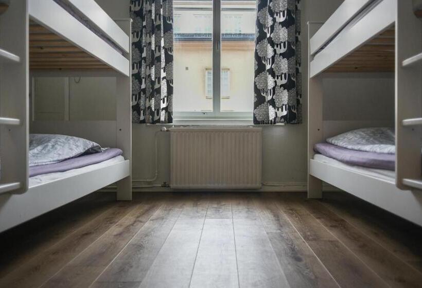 Łóżko we Wspólnym Pokoju, Hostel Diana Park