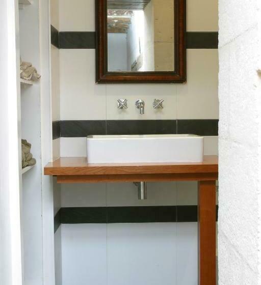 غرفة قياسية حمام مشترك, La Porte Rouge  The Red Door Inn