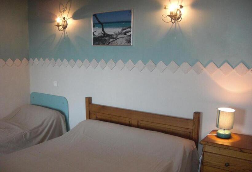 חדר סטנדרט לשלושה עם טרסה, Relais De Saleccia