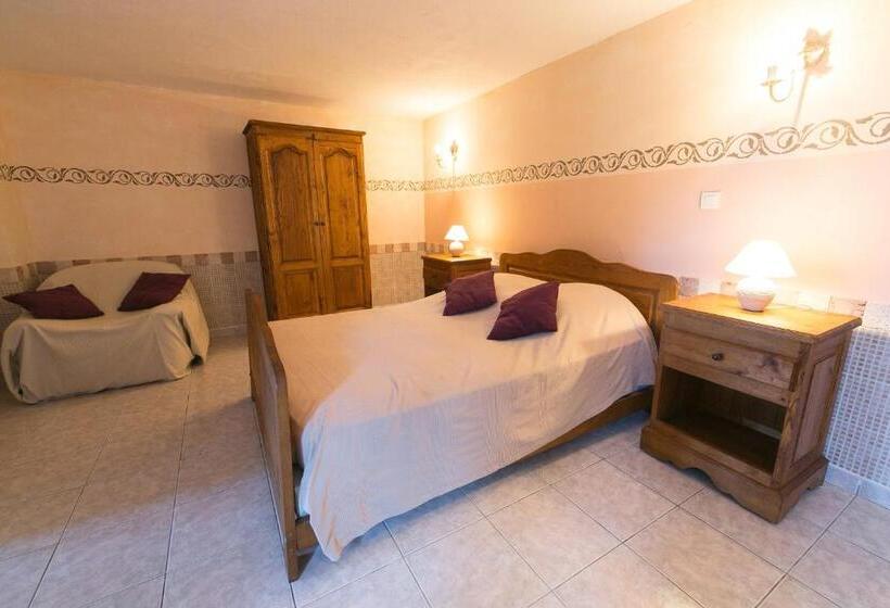חדר משפחתי, Relais De Saleccia