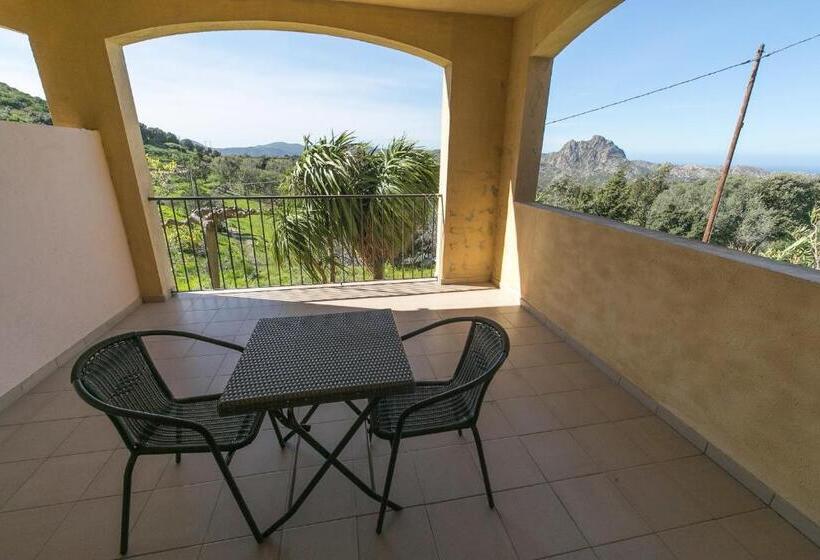 חדר סטנדרט עם טרסה, Relais De Saleccia