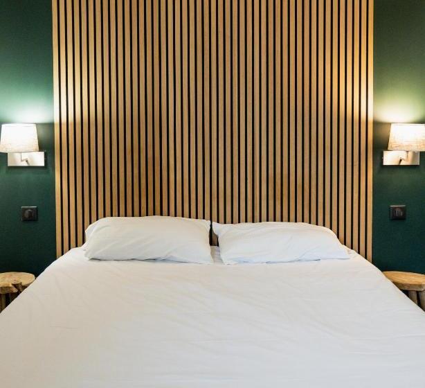 اتاق استاندارد چهار تخته, The Originals Access, Hôtel Limoges Nord