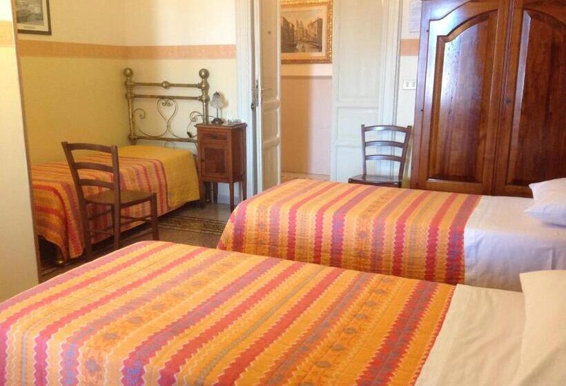 اتاق استاندارد سه نفره, Albergo Cavour