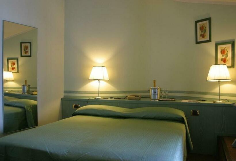 스탠다드 룸, Albergo Della Corona