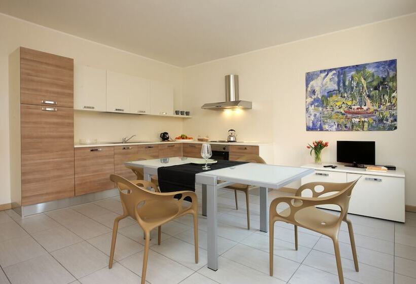 Апартаменты 1 Спальня, Mariposa Apartments