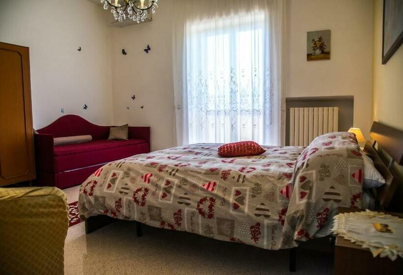带阳台标准四人间, B&b Casa Mariangi