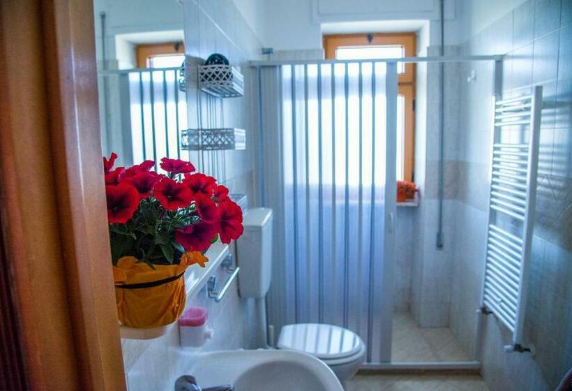 バルコニー付スタンダード４ベッドルーム, B&b Casa Mariangi