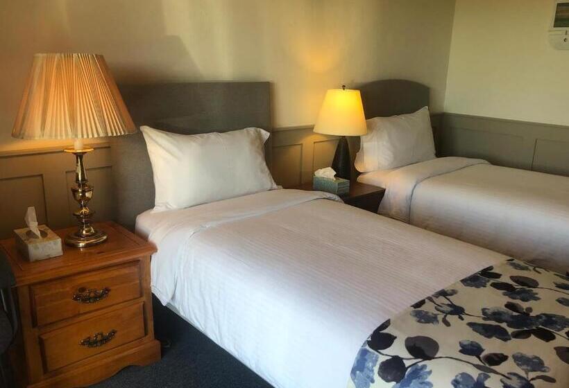 Номер Стандарт Вид на Озеро, Cariboo Log Guest House
