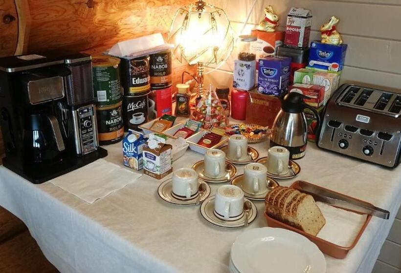 Номер Стандарт Вид на Озеро, Cariboo Log Guest House