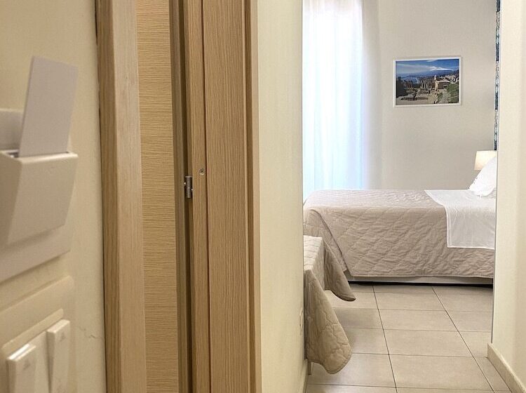 Четырехместный Номер Стандарт, Nina B&b