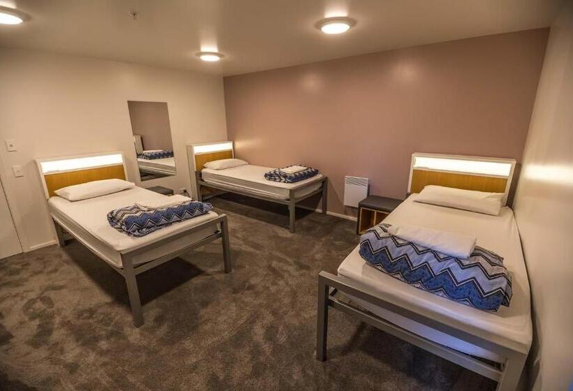 Номер Стандарт Трехместный, Haka House Queenstown Lakefront