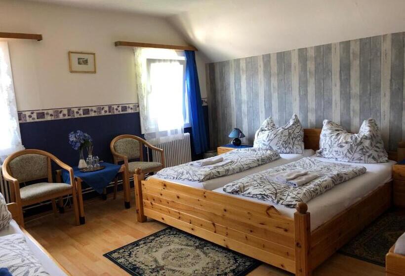 Номер Стандарт Четырехместный Совместный Санузел, Gasthaus Luggwirt